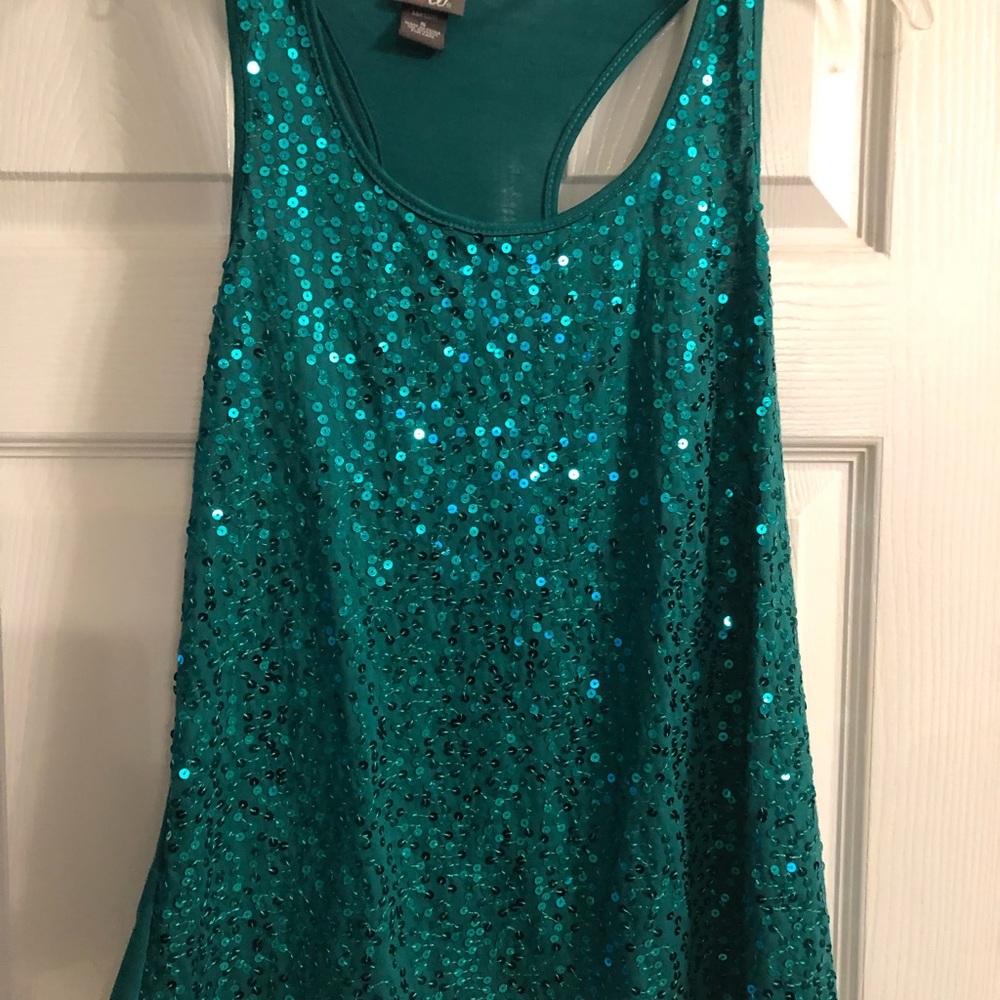Size small sequenced tank